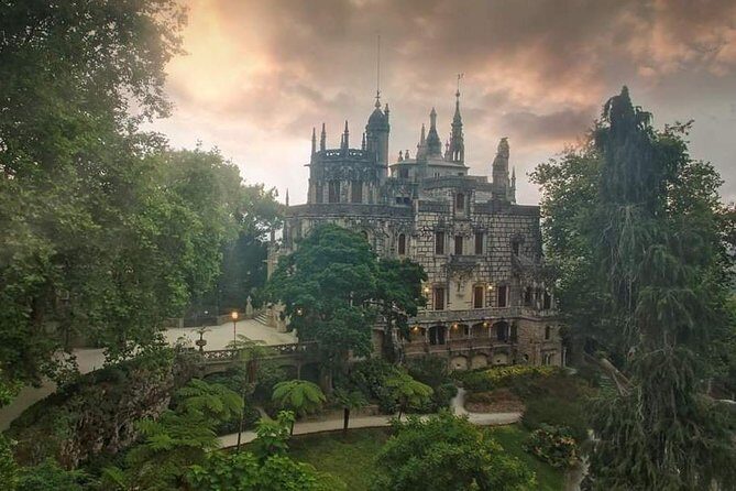 Sintra: The Romantic Village – Half-Day Private Guided Tour - Sintra National Palace, Fonte Mourisca, and quick classics