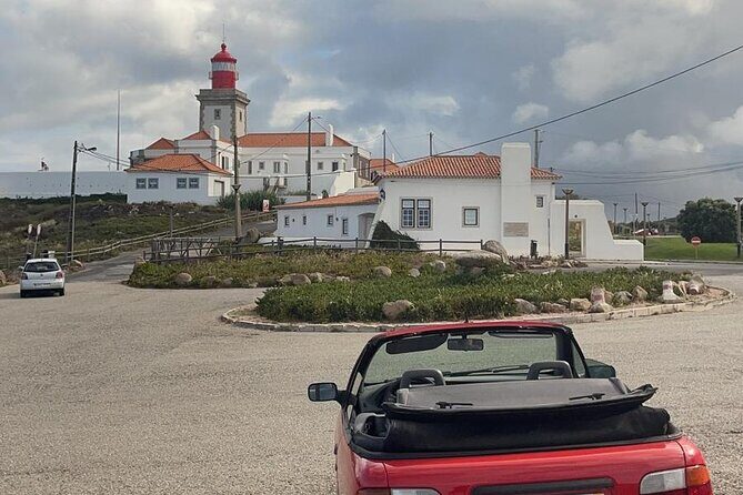 Sintra Walking Tour: Romantic Village & Palaces - Igreja de São Martinho: a quiet reset near the palace zone