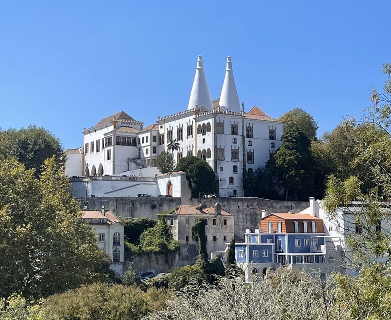 Sintra with a guide: Pena, Regaleira, Roca and Cascais - Quinta da Regaleira: gardens that make more sense with a guide