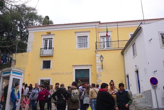 Skip the Line Ticket Castelo de S. Jorge - The audio guide and map: make your phone do the work
