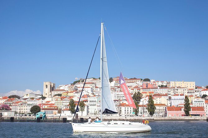 Small-Group Sailing Tour on the Tagus River from Lisbon - What to wear on this boat: pack for comfort and spray