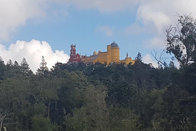 Small Group Tour to Sintra, Pena Palace, Cabo Roca and Cascais - Cascais old town: the hour that makes the day feel complete