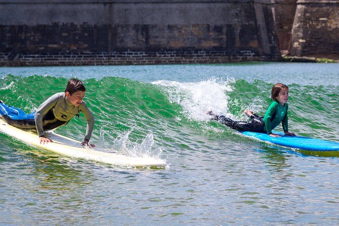 Surf Lesson - Instructors and Small Groups: Why You Feel Guided, Not Lost