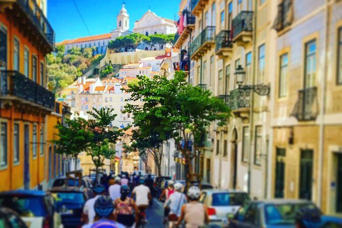 The 7 Hills Tour of Lisboa - Electric e-bike climbing: why hills feel different here
