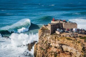 Three Cities in One Day: Porto, Nazare and Obidos from Lisbon - Morning Logistics: HF Fénix Pickup and the Long Ride North