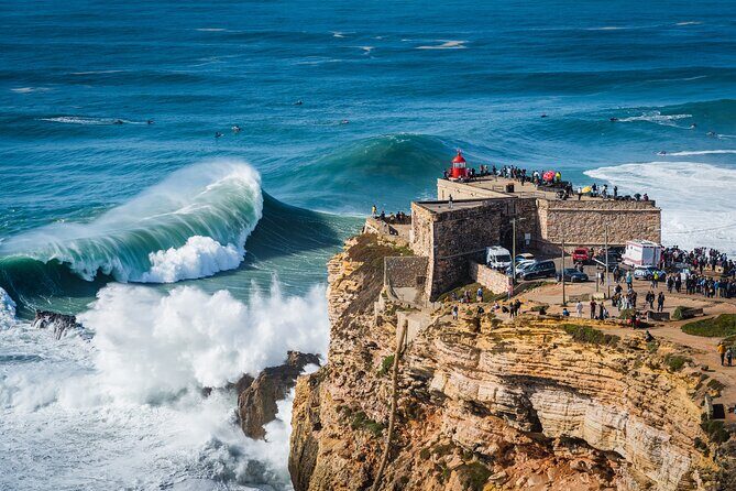 Three Cities in One Day: Porto, Nazare and Obidos from Lisbon - Morning Logistics: HF Fénix Pickup and the Long Ride North