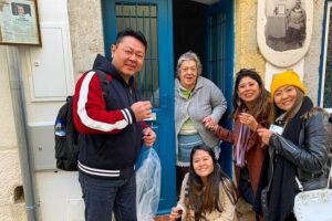 Tuk Tuk Lisbon Guided tour! 100% PRIVATE & PERSONALIZED - Alfama on wheels: ginjinha in chocolate at the oldest Lisbon lanes