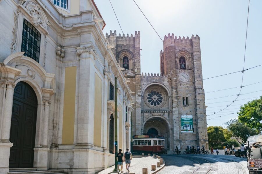 Vadio: Lisbon Old Town Private Tuk Tuk Tour - São Vicente de Fora and Senhora do Monte: views that feel like a reward
