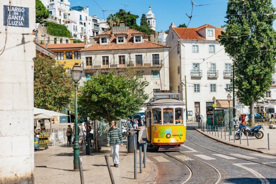 Vadio: Lisbon Old Town Private Tuk Tuk Tour - How the guide changes everything in two hours
