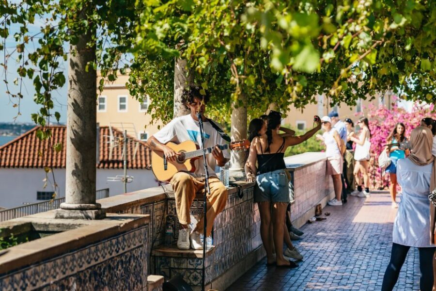 Vadio: Lisbon Old Town Private Tuk Tuk Tour - What’s included, what you’ll pay for, and what to bring